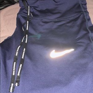 Nike navy Dri-fit knee length leggings